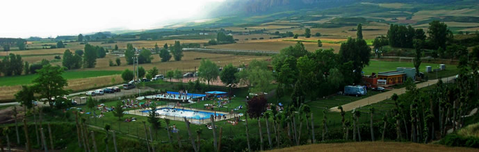 Camping y piscinas de Busto de Bureba
